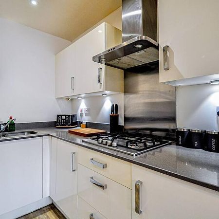 Entire House Sleeps 8 Near The River Thames Maidenhead Exterior photo