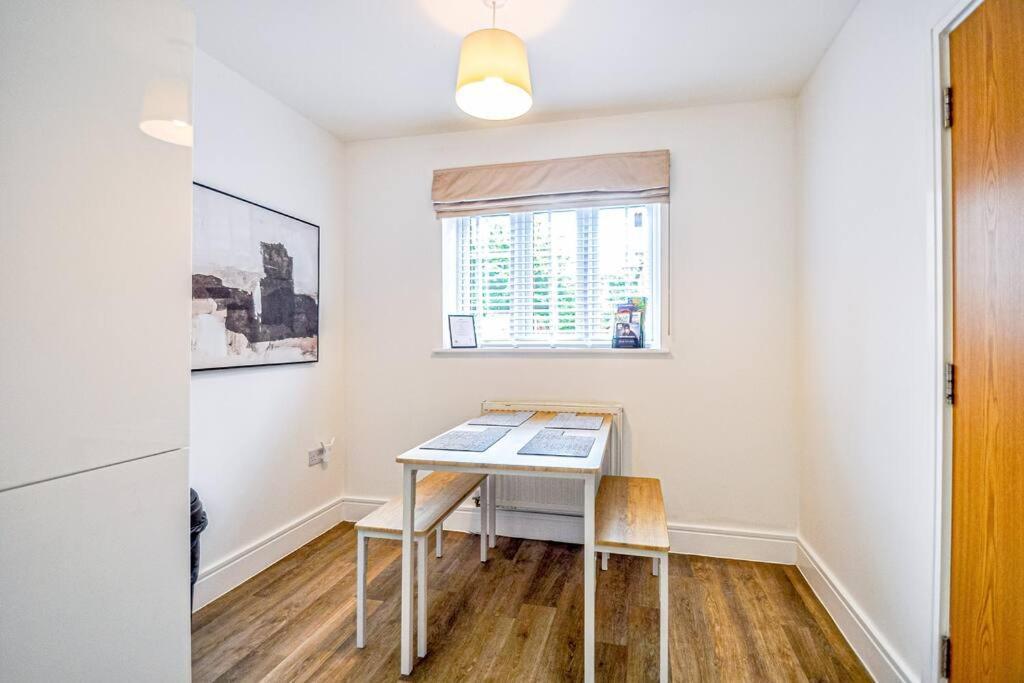 Entire House Sleeps 8 Near The River Thames Maidenhead Exterior photo
