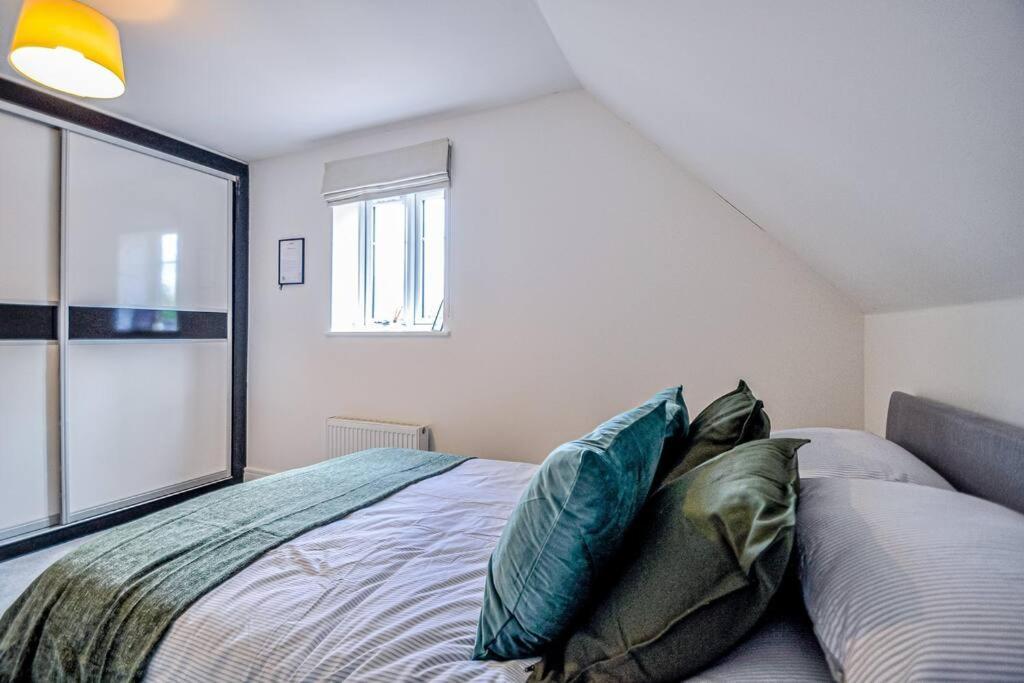 Entire House Sleeps 8 Near The River Thames Maidenhead Exterior photo