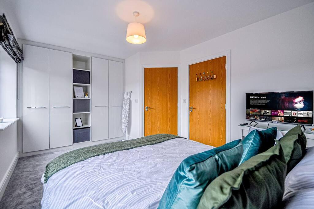 Entire House Sleeps 8 Near The River Thames Maidenhead Exterior photo