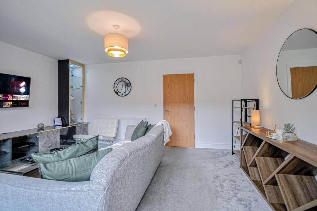 Entire House Sleeps 8 Near The River Thames Maidenhead Exterior photo