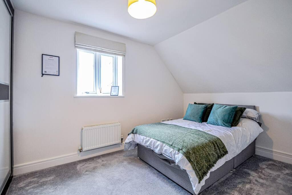 Entire House Sleeps 8 Near The River Thames Maidenhead Exterior photo